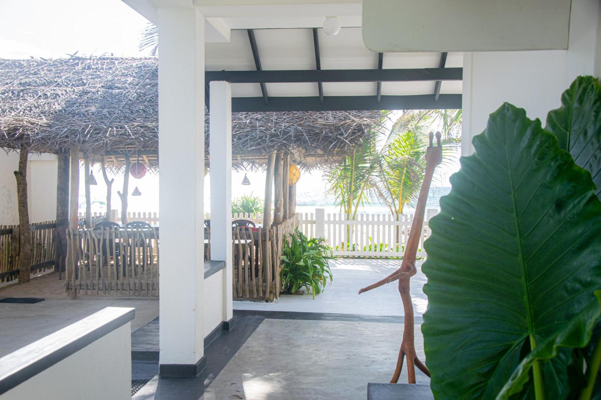 Sailors' Bay Bed & Breakfast Hikkaduwa Exterior foto