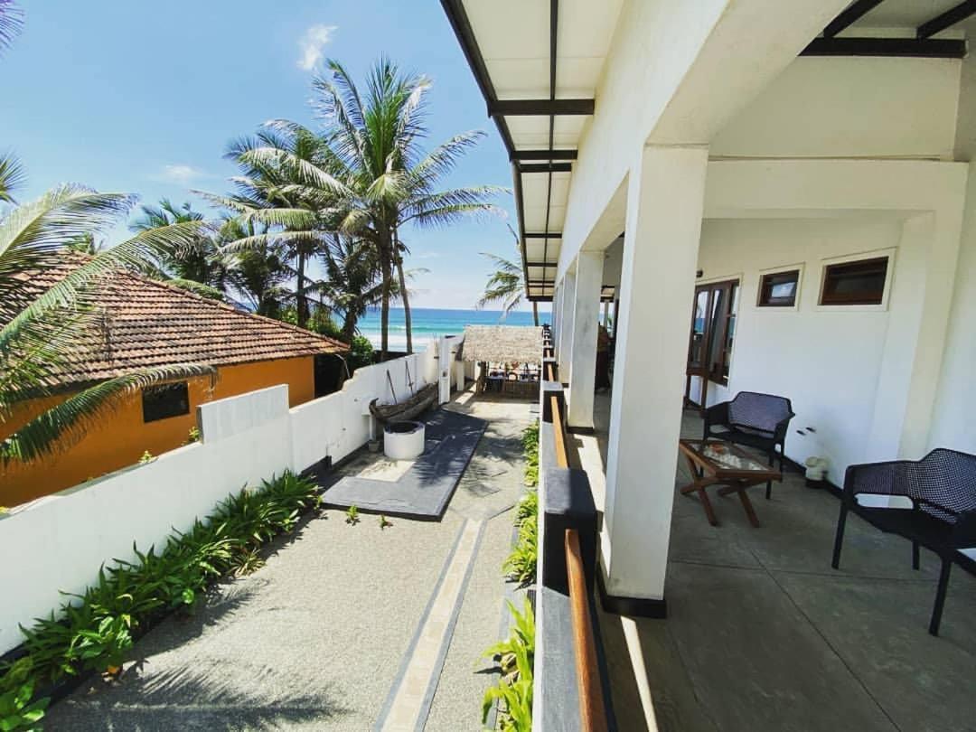 Sailors' Bay Bed & Breakfast Hikkaduwa Exterior foto