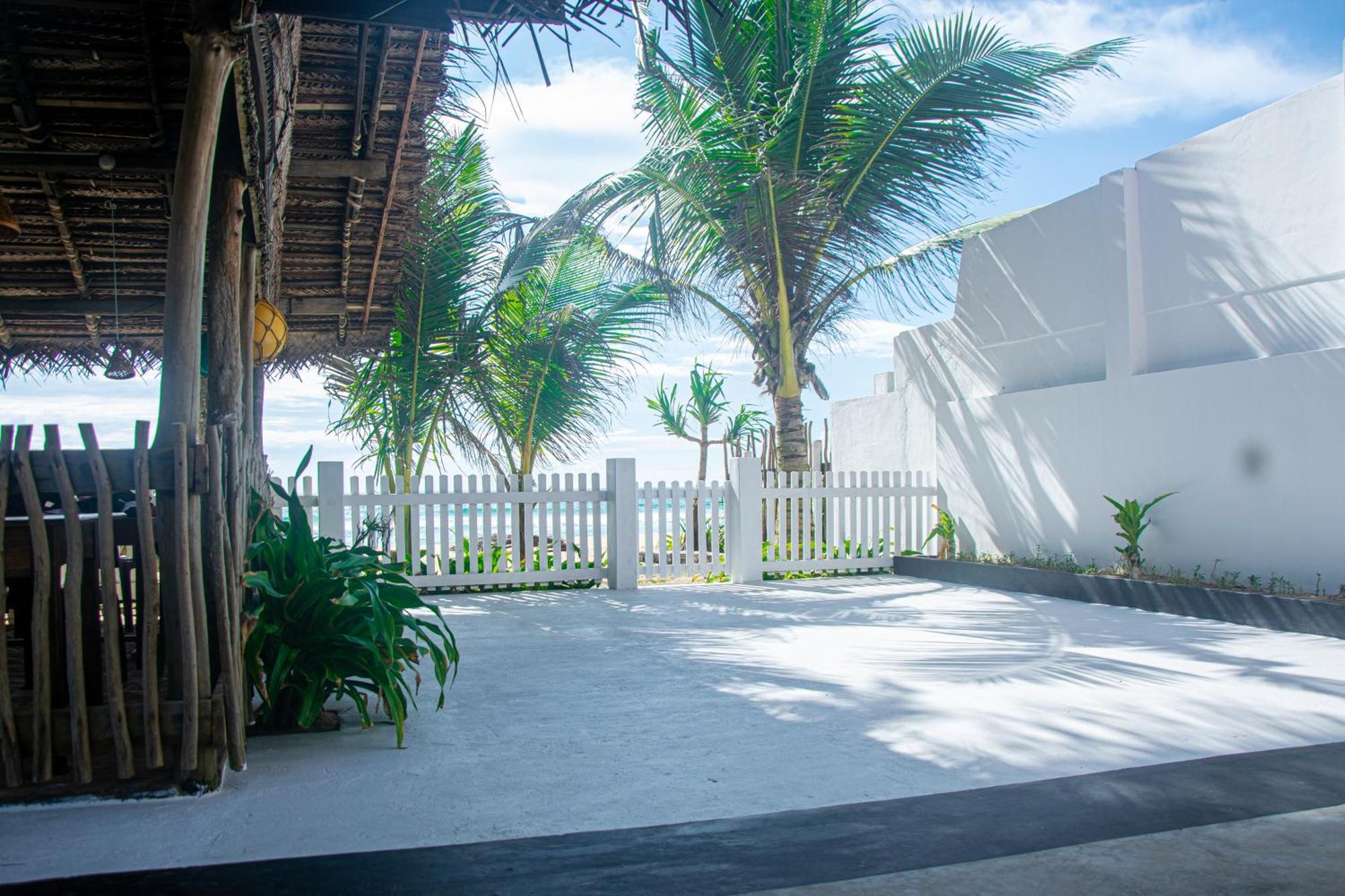 Sailors' Bay Bed & Breakfast Hikkaduwa Exterior foto
