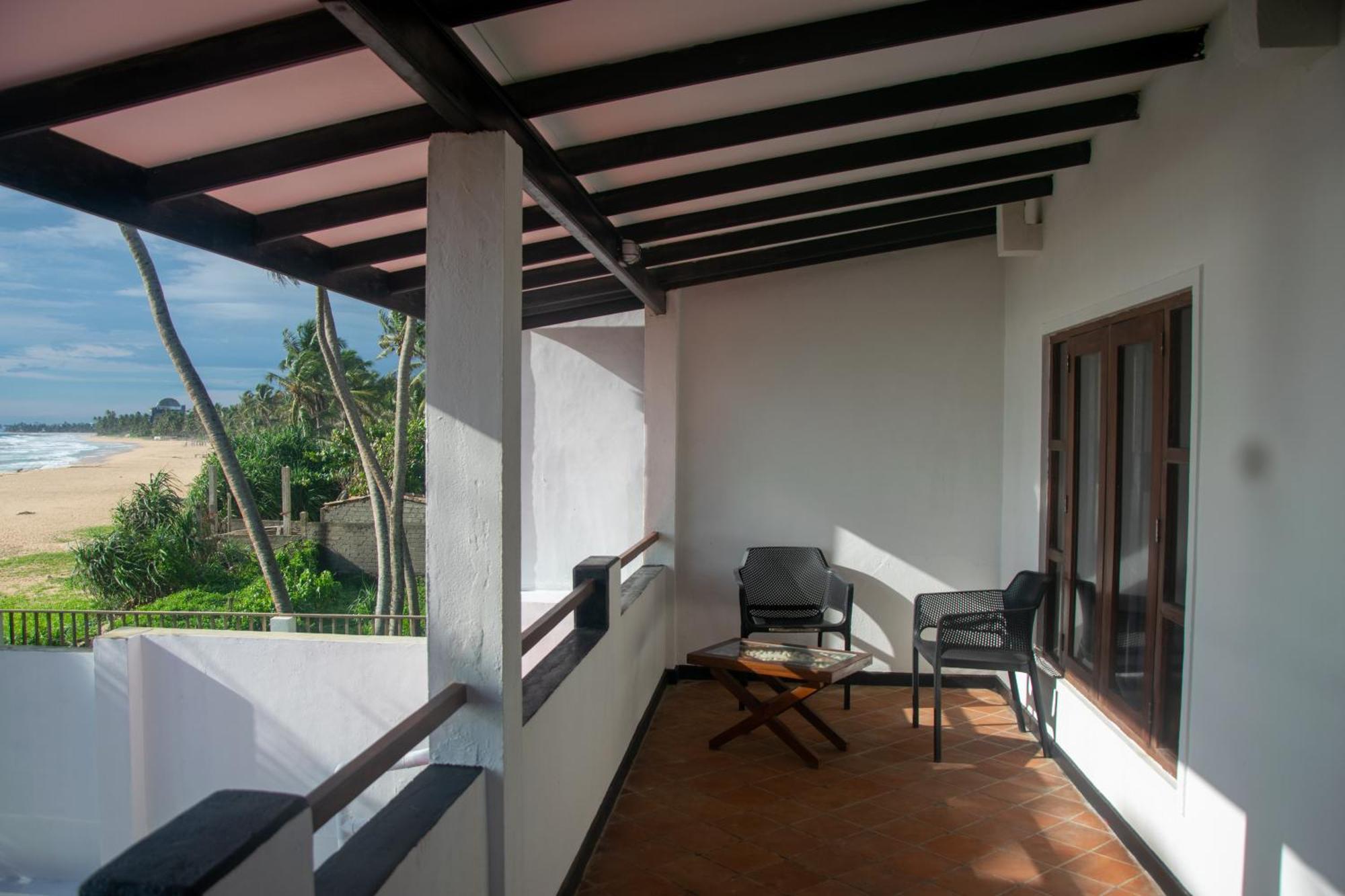 Sailors' Bay Bed & Breakfast Hikkaduwa Exterior foto