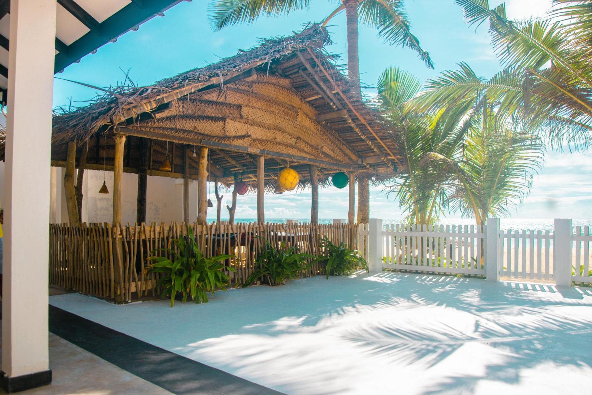Sailors' Bay Bed & Breakfast Hikkaduwa Exterior foto