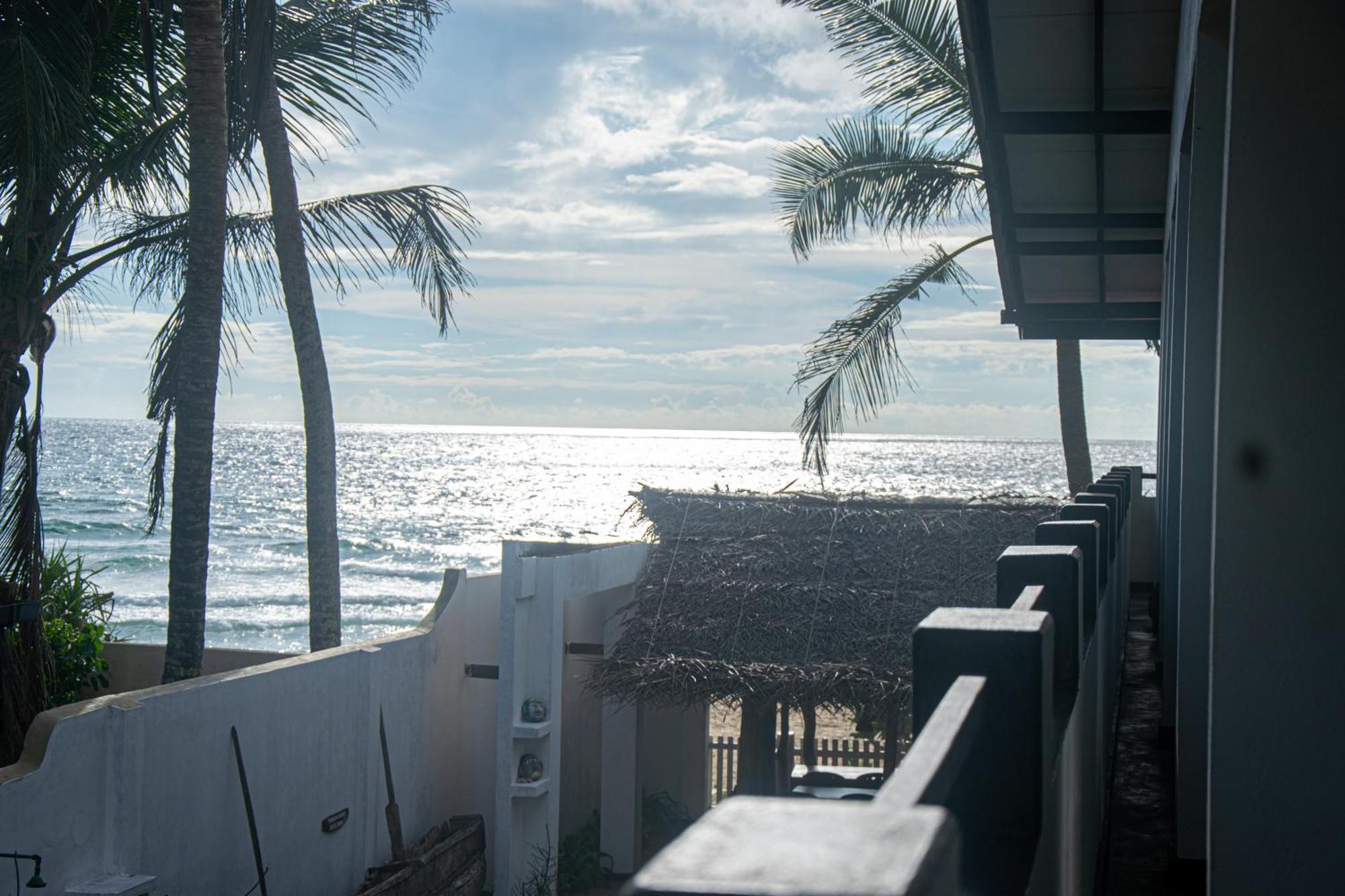 Sailors' Bay Bed & Breakfast Hikkaduwa Exterior foto