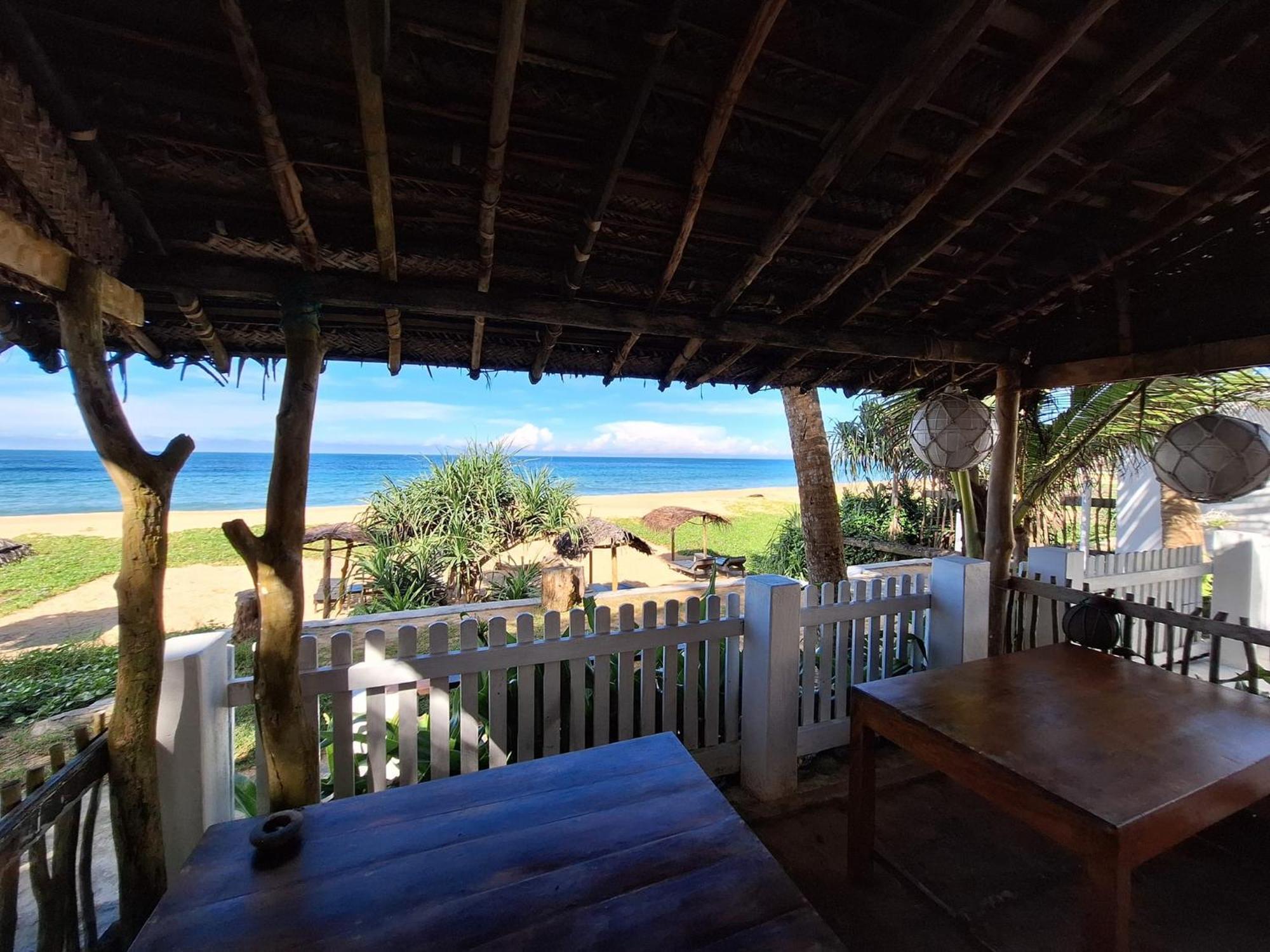 Sailors' Bay Bed & Breakfast Hikkaduwa Exterior foto