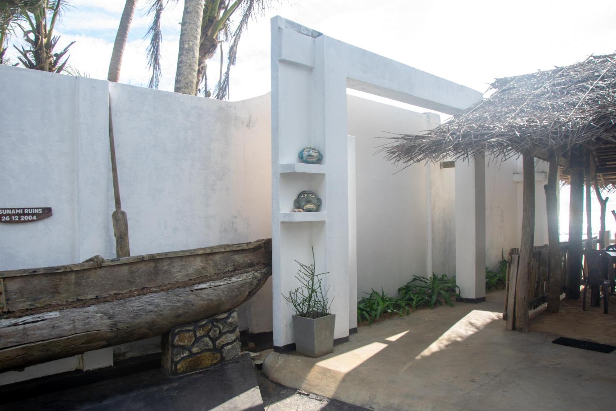 Sailors' Bay Bed & Breakfast Hikkaduwa Exterior foto
