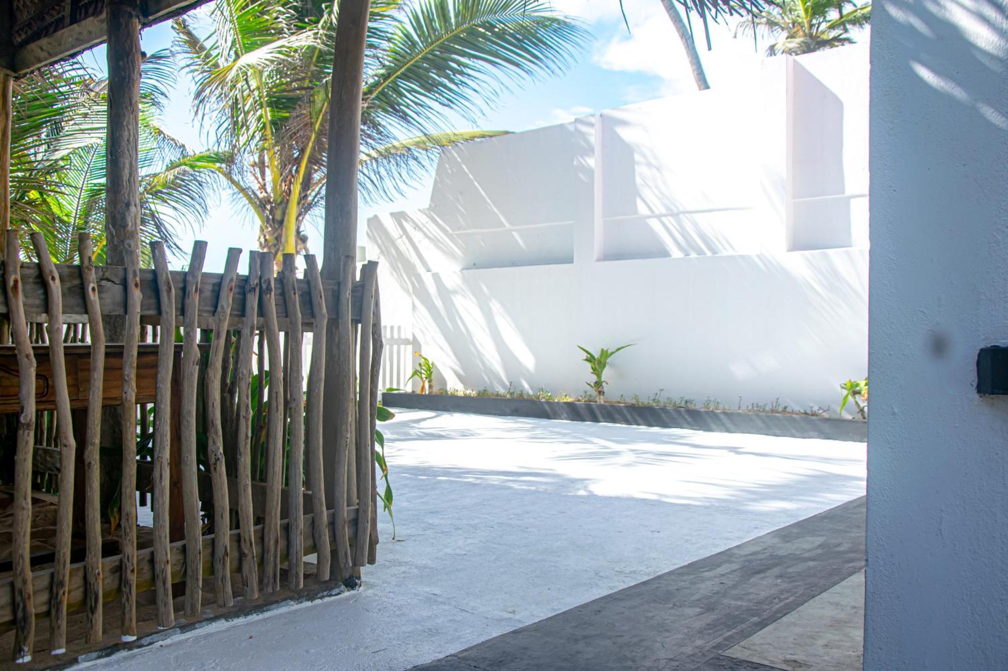 Sailors' Bay Bed & Breakfast Hikkaduwa Exterior foto