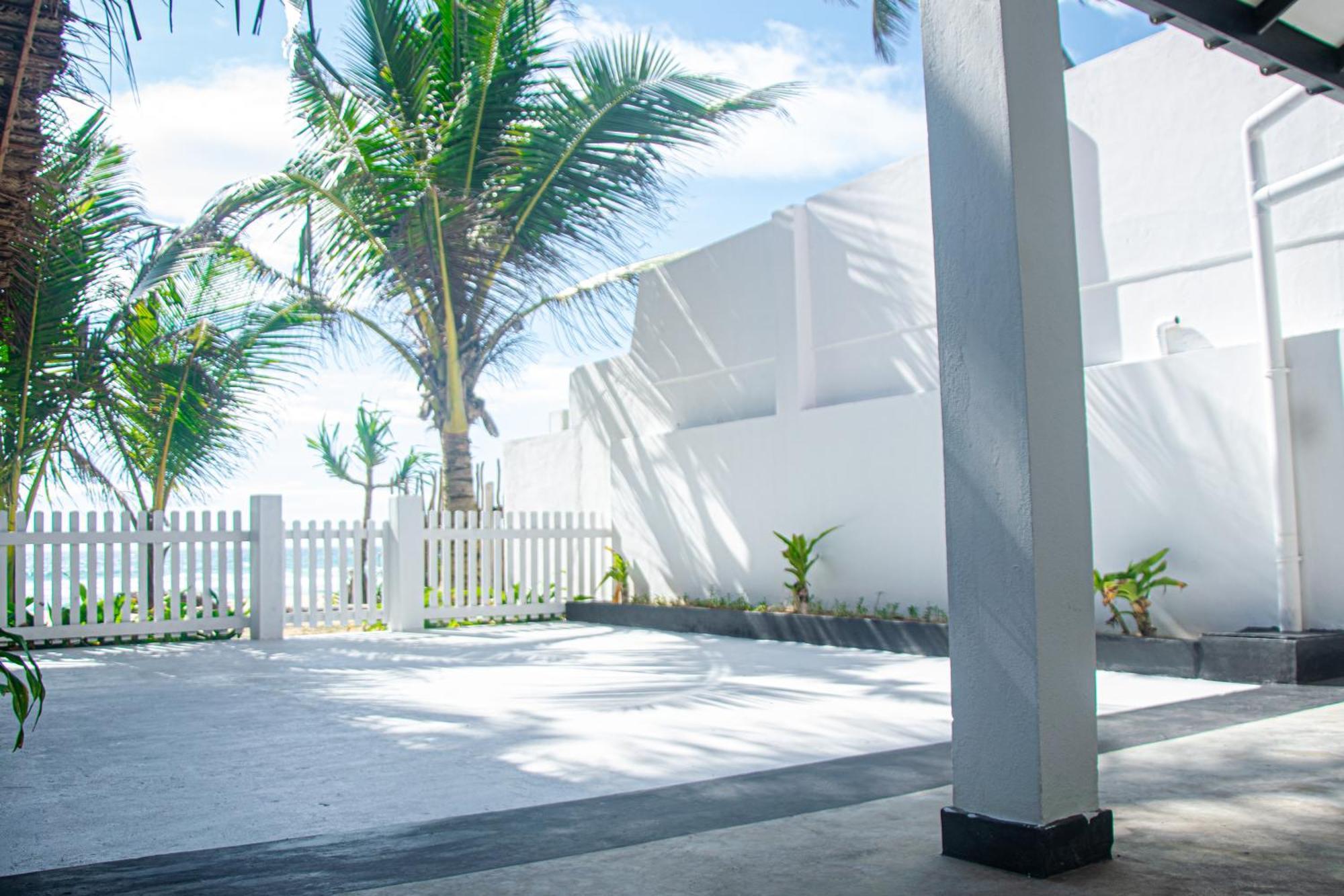 Sailors' Bay Bed & Breakfast Hikkaduwa Exterior foto
