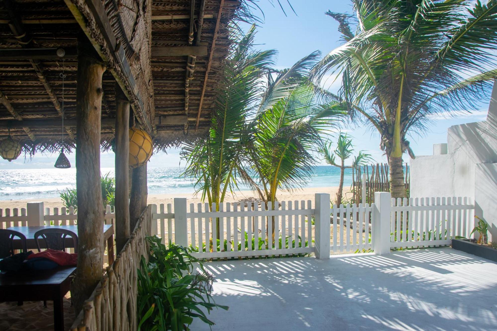 Sailors' Bay Bed & Breakfast Hikkaduwa Exterior foto