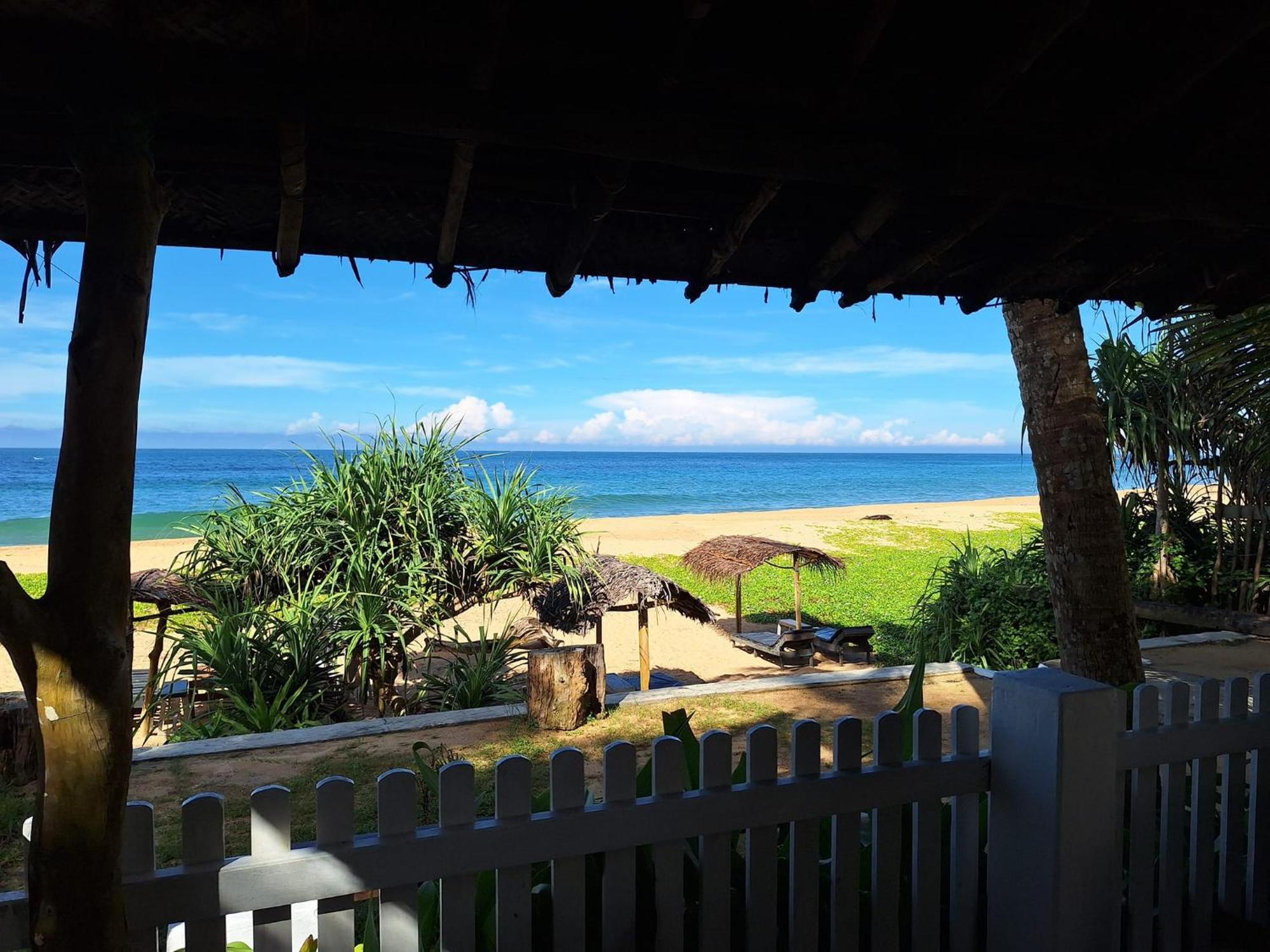 Sailors' Bay Bed & Breakfast Hikkaduwa Exterior foto