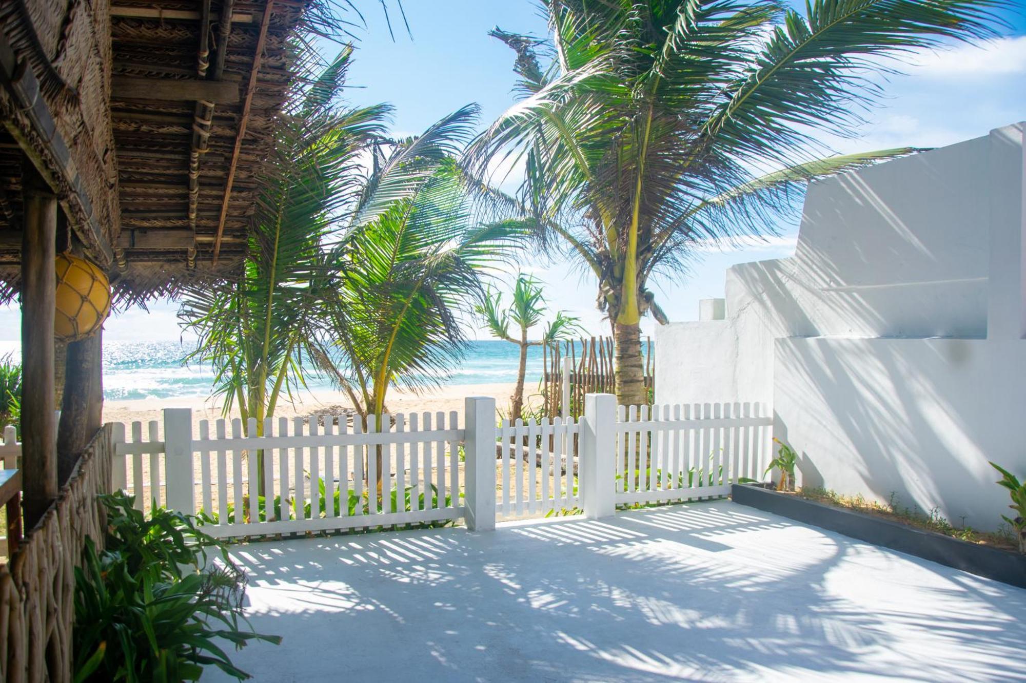 Sailors' Bay Bed & Breakfast Hikkaduwa Exterior foto