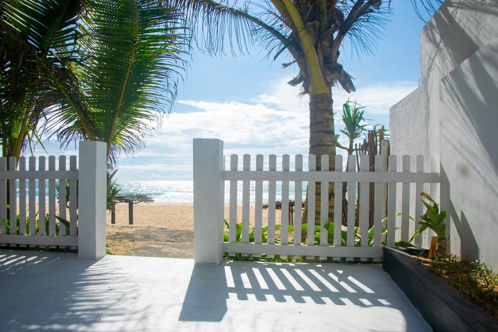 Sailors' Bay Bed & Breakfast Hikkaduwa Exterior foto