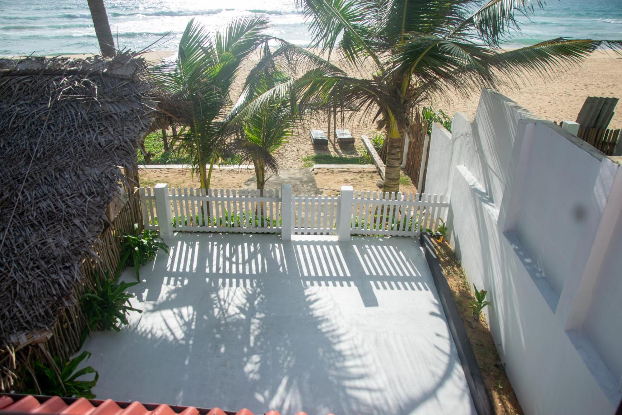 Sailors' Bay Bed & Breakfast Hikkaduwa Exterior foto