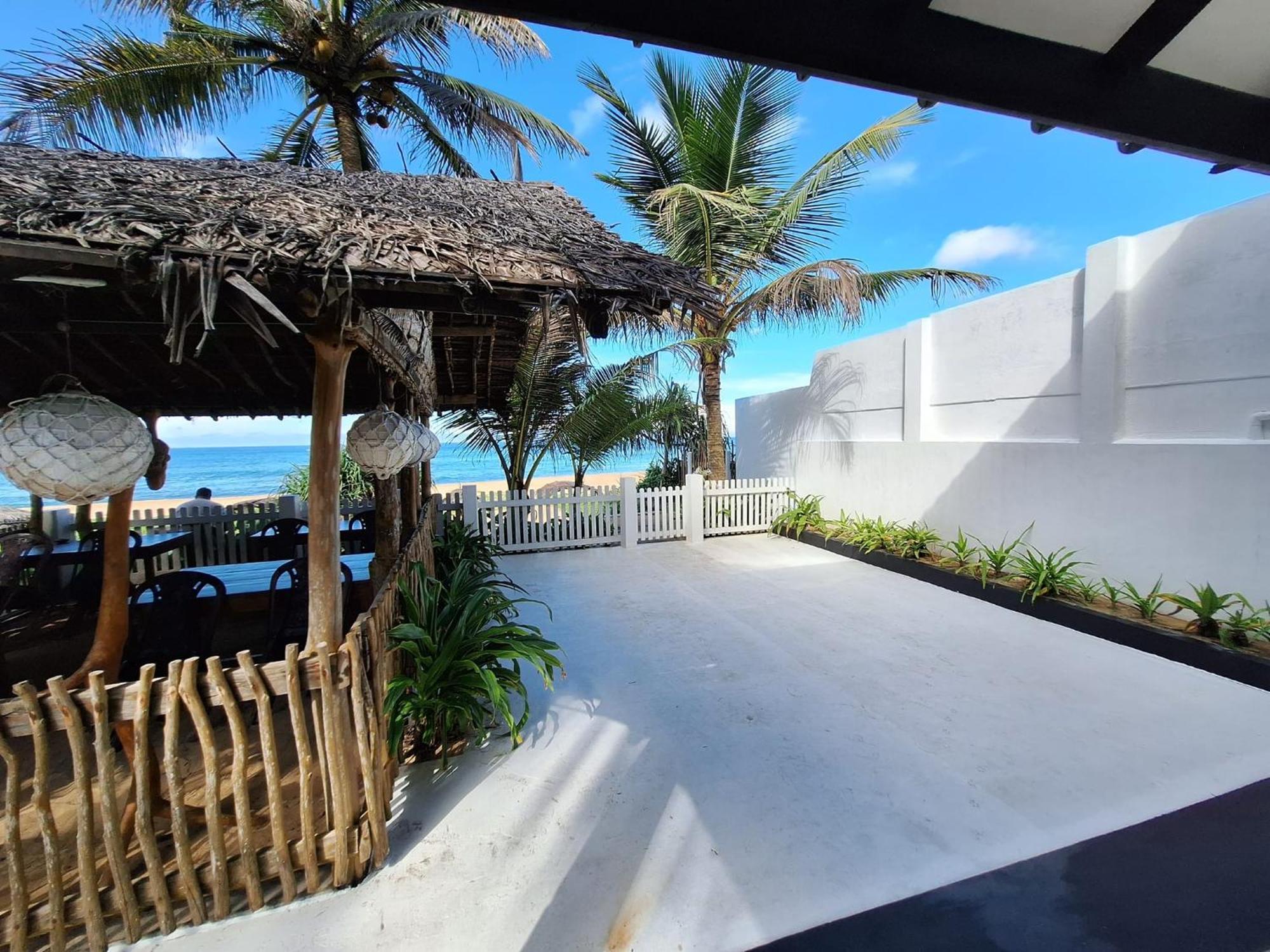 Sailors' Bay Bed & Breakfast Hikkaduwa Exterior foto