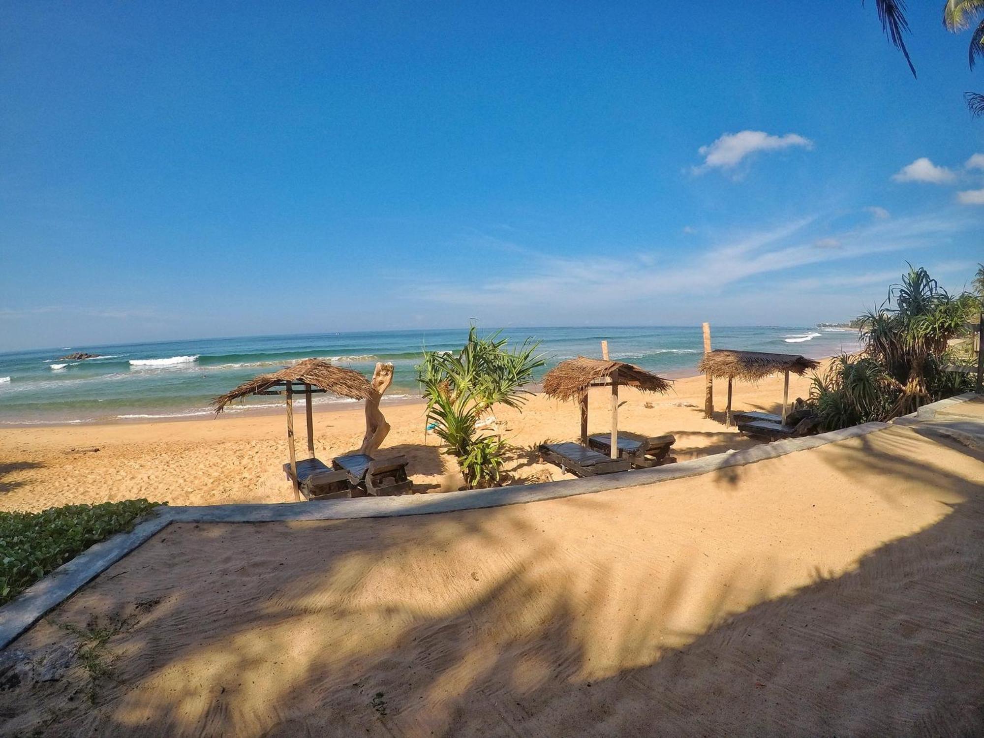 Sailors' Bay Bed & Breakfast Hikkaduwa Exterior foto