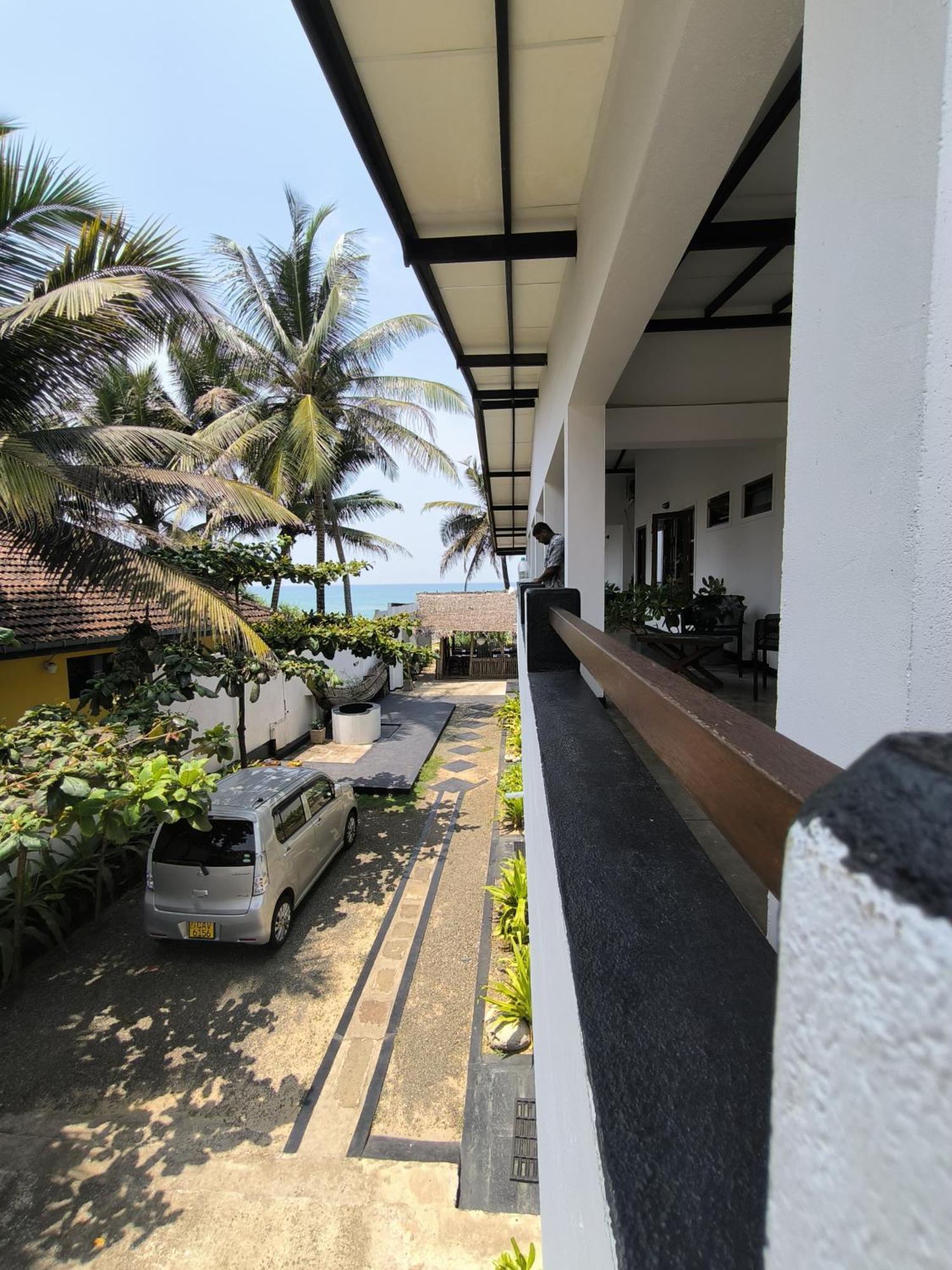 Sailors' Bay Bed & Breakfast Hikkaduwa Exterior foto
