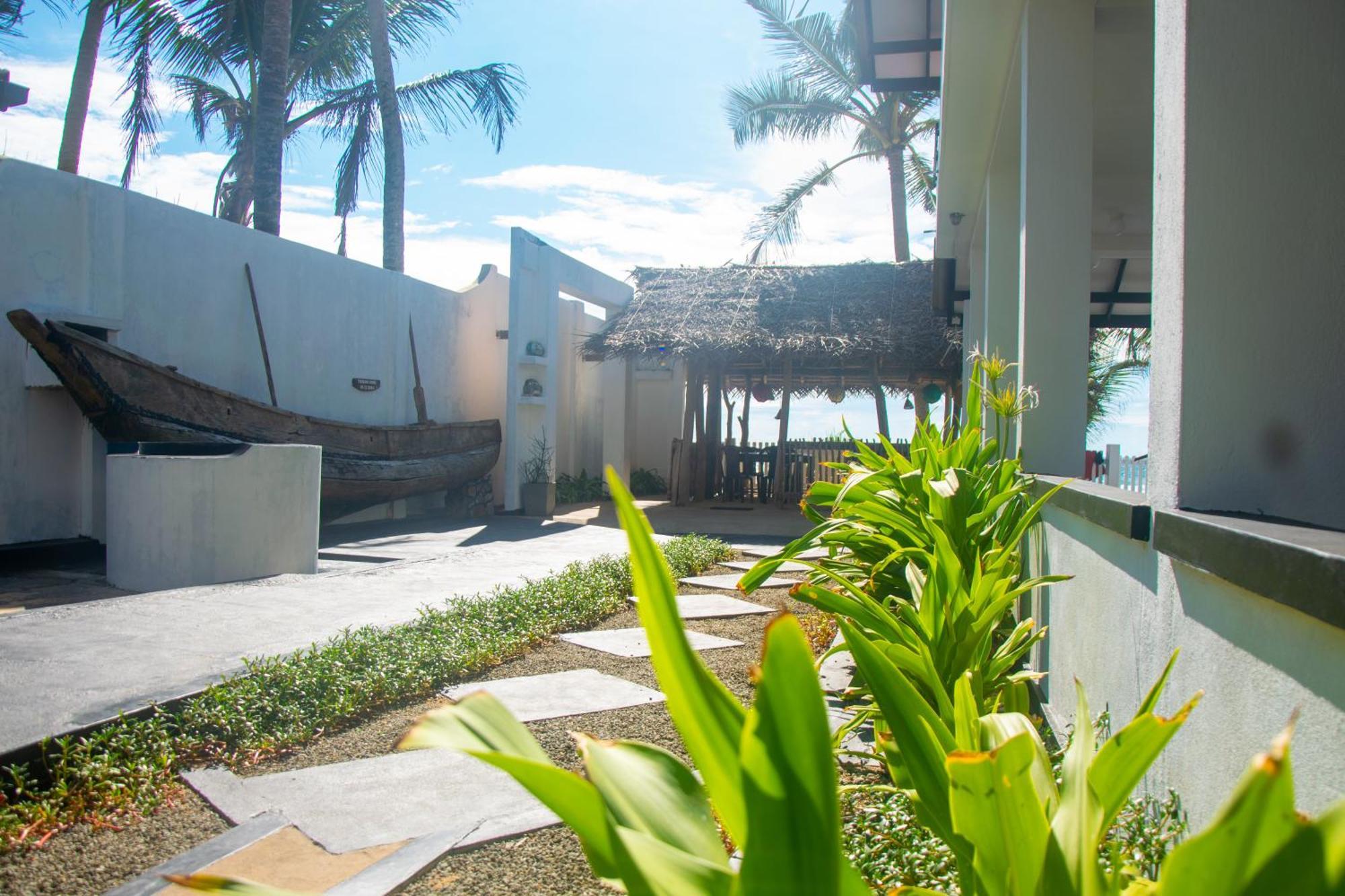 Sailors' Bay Bed & Breakfast Hikkaduwa Exterior foto