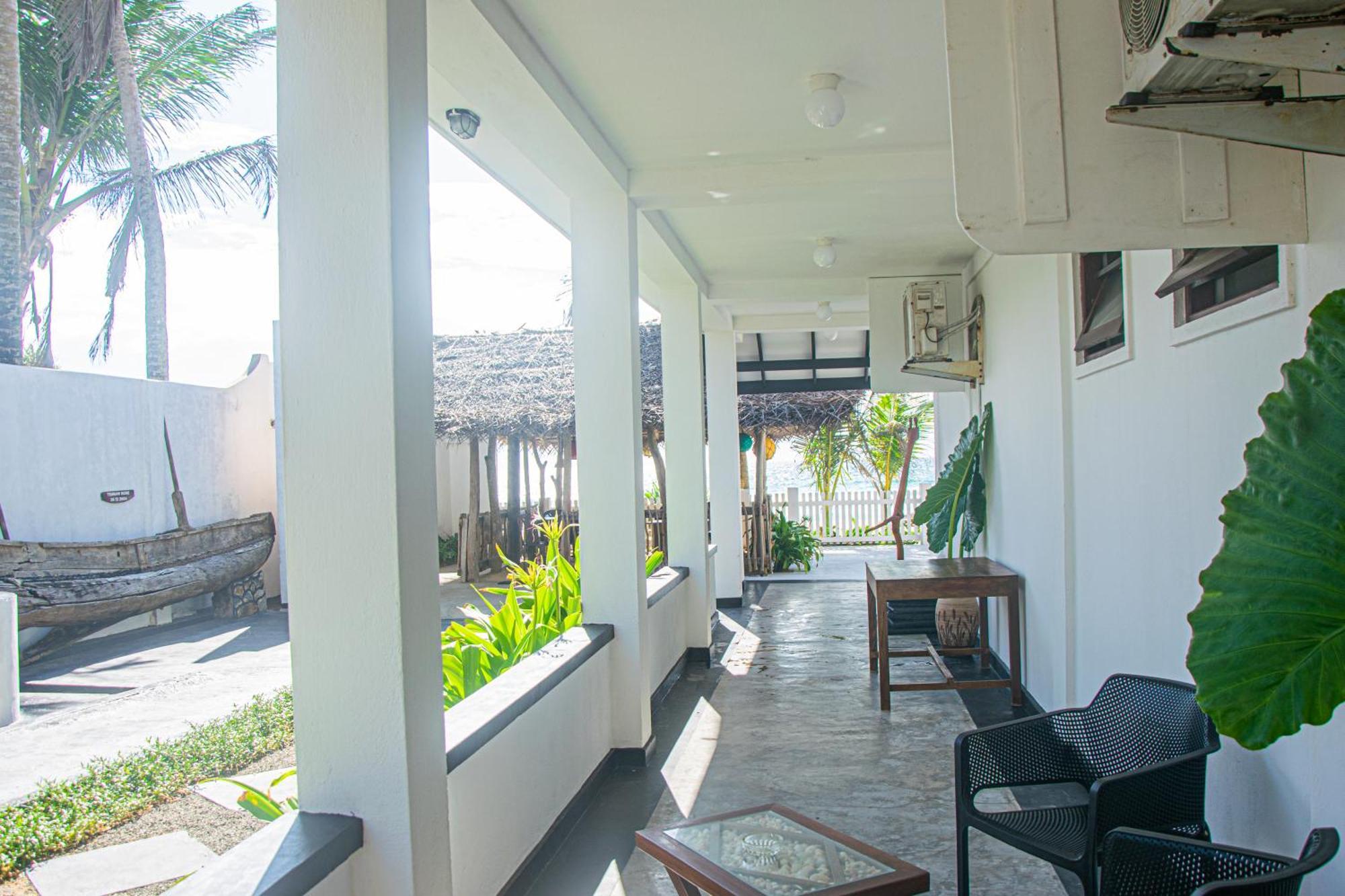 Sailors' Bay Bed & Breakfast Hikkaduwa Exterior foto