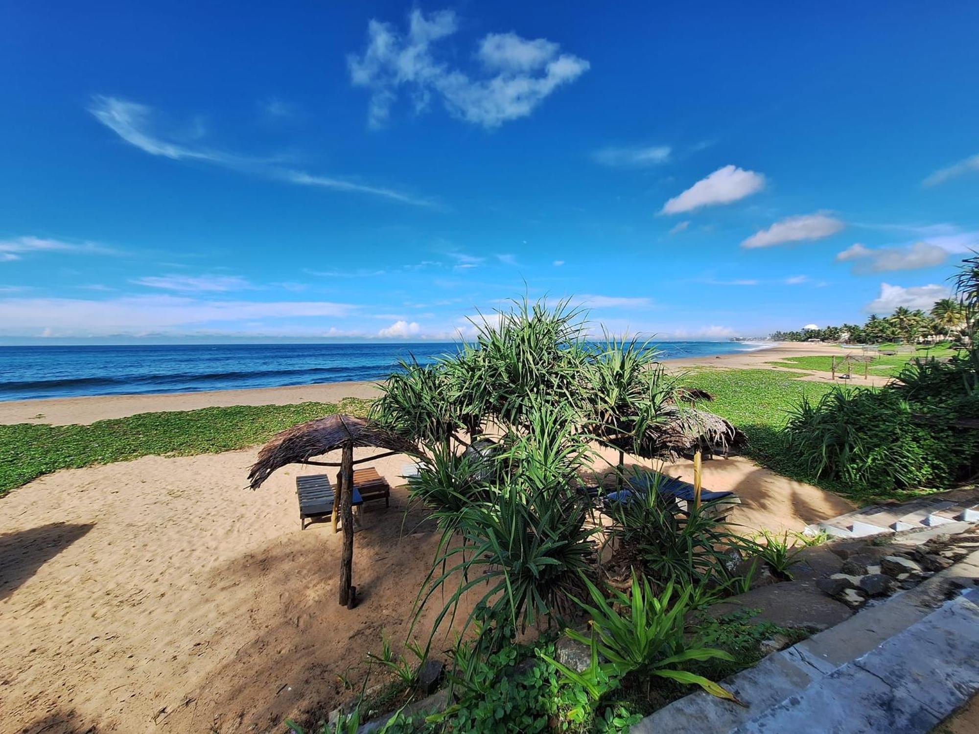 Sailors' Bay Bed & Breakfast Hikkaduwa Exterior foto