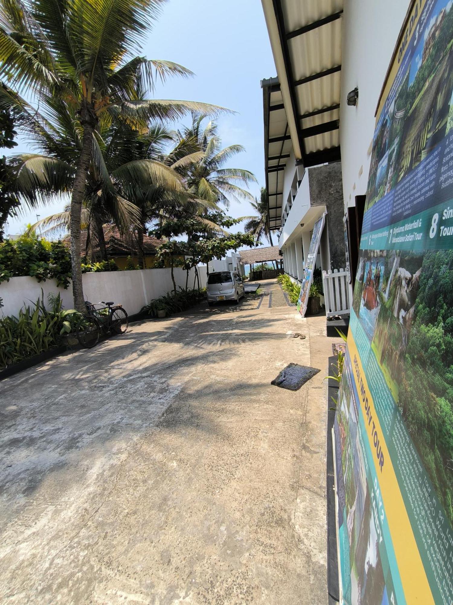 Sailors' Bay Bed & Breakfast Hikkaduwa Exterior foto