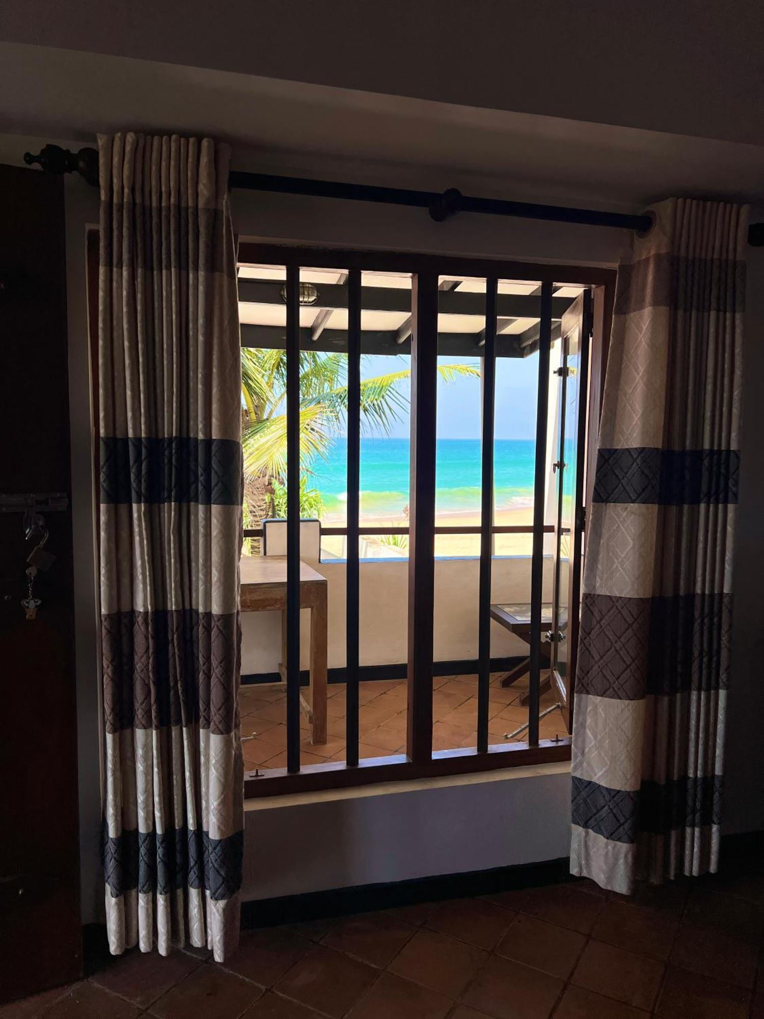 Sailors' Bay Bed & Breakfast Hikkaduwa Exterior foto