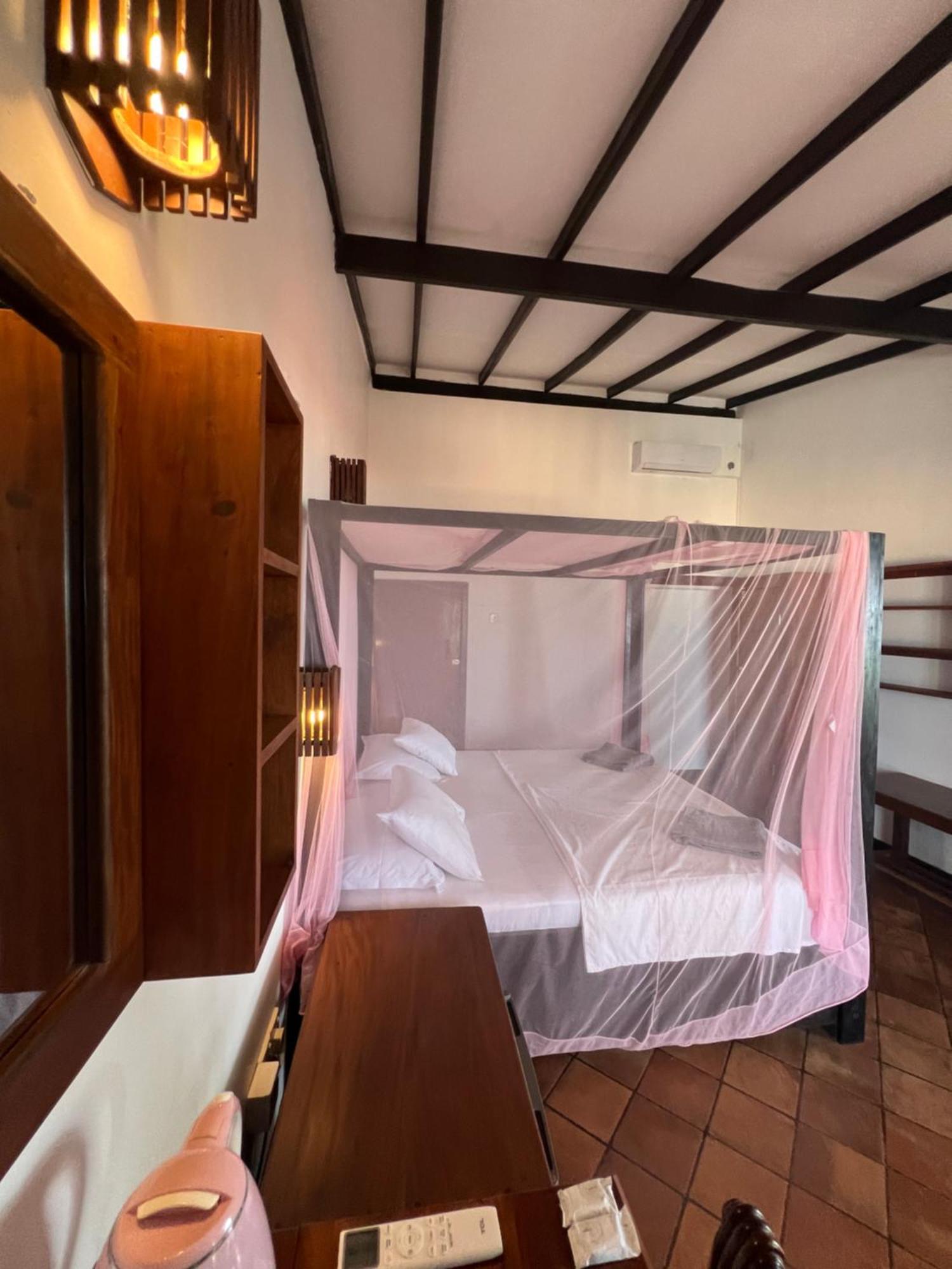 Sailors' Bay Bed & Breakfast Hikkaduwa Exterior foto
