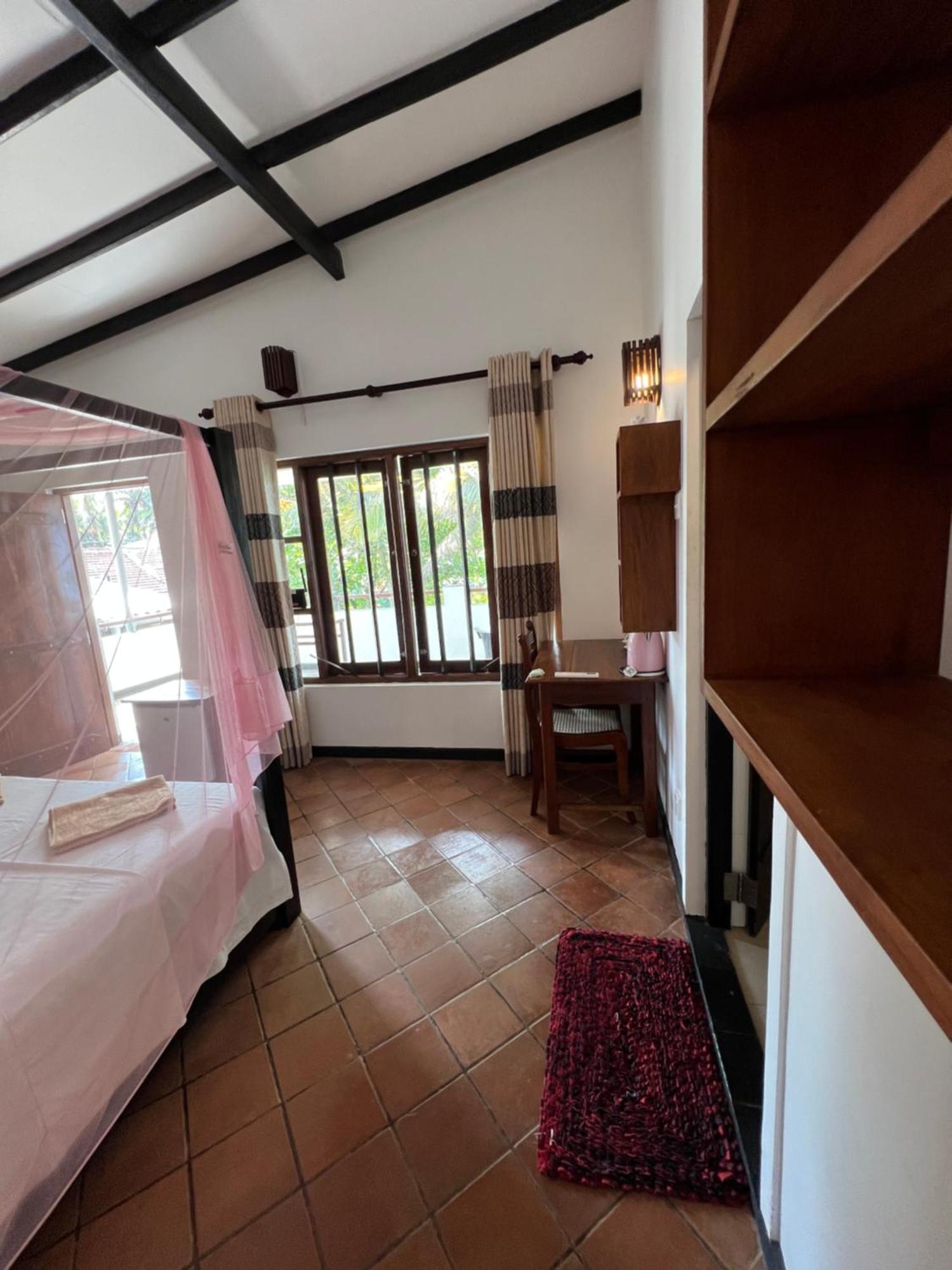 Sailors' Bay Bed & Breakfast Hikkaduwa Exterior foto