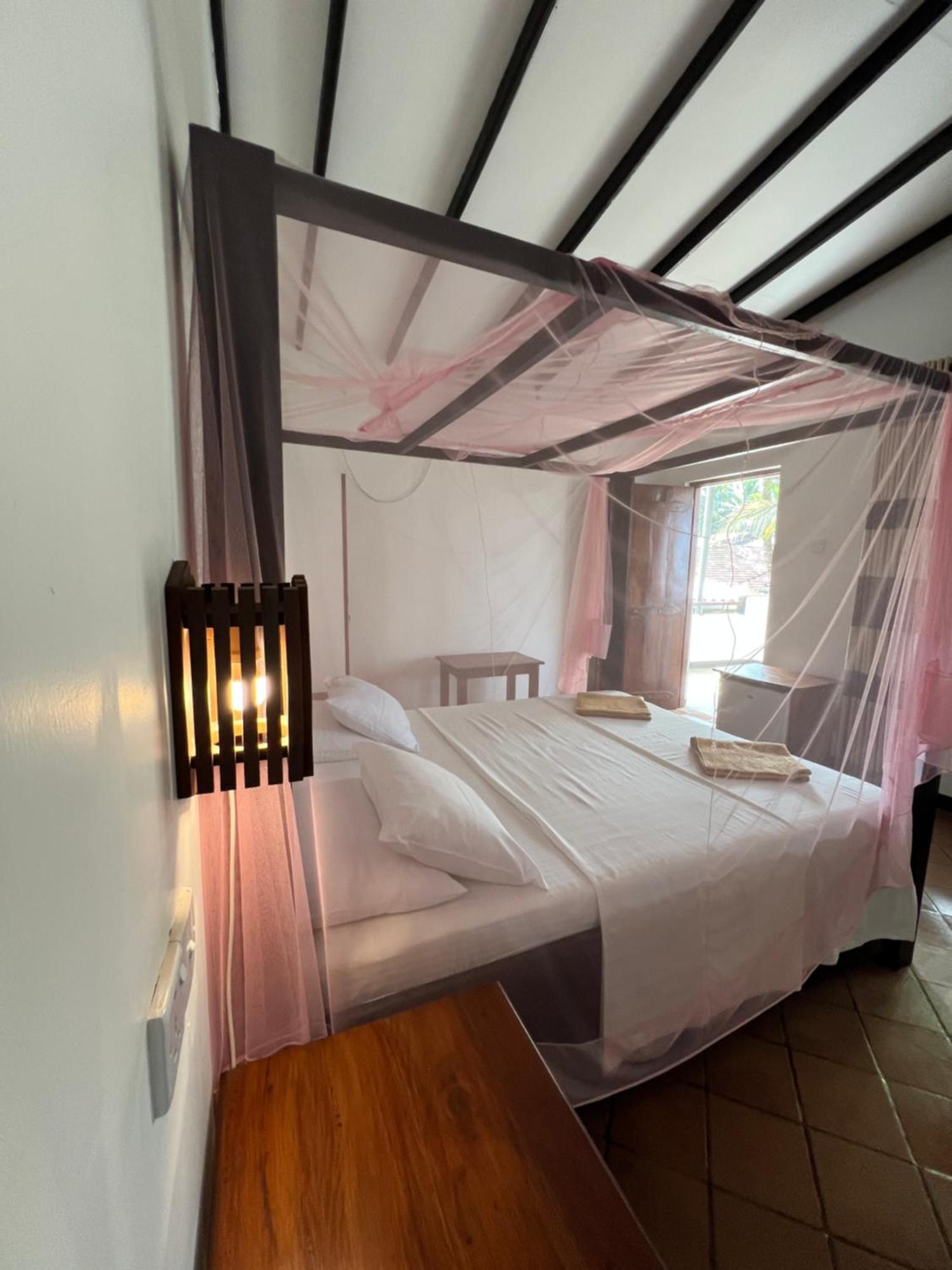 Sailors' Bay Bed & Breakfast Hikkaduwa Exterior foto