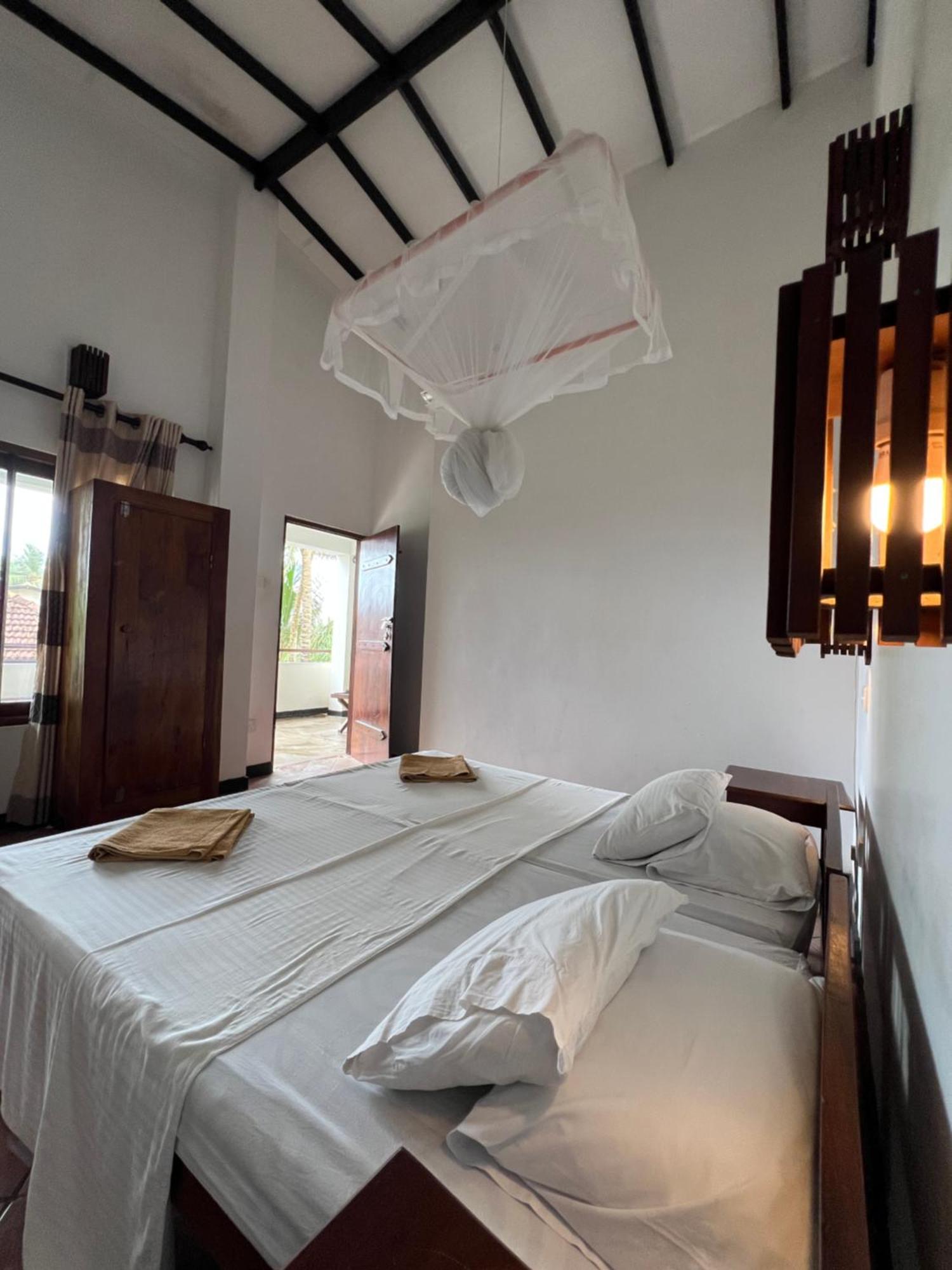 Sailors' Bay Bed & Breakfast Hikkaduwa Exterior foto