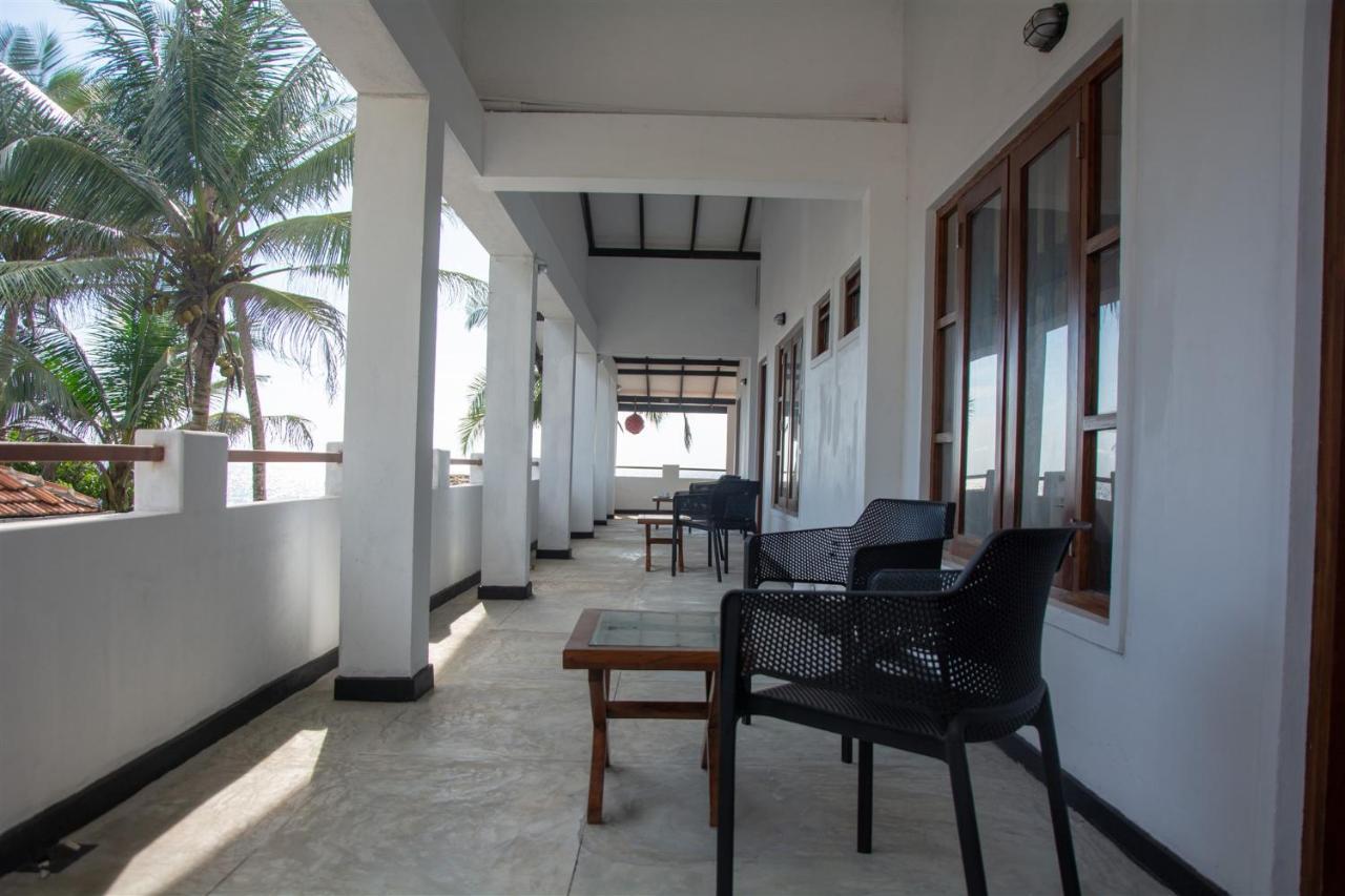 Sailors' Bay Bed & Breakfast Hikkaduwa Exterior foto