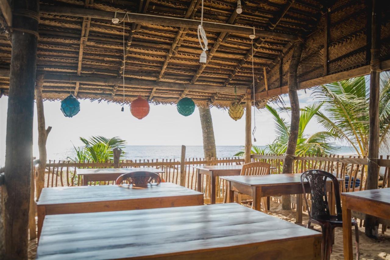 Sailors' Bay Bed & Breakfast Hikkaduwa Exterior foto