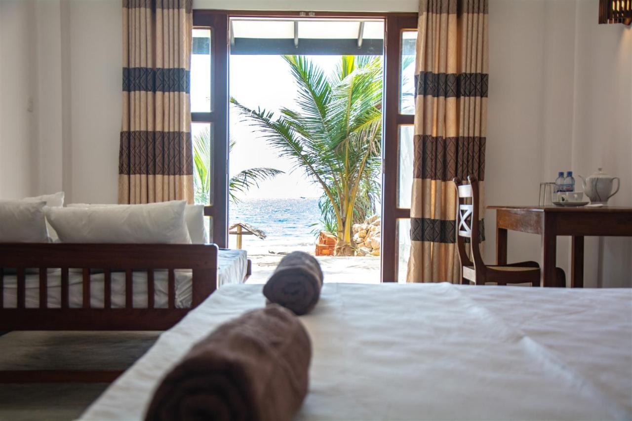 Sailors' Bay Bed & Breakfast Hikkaduwa Exterior foto